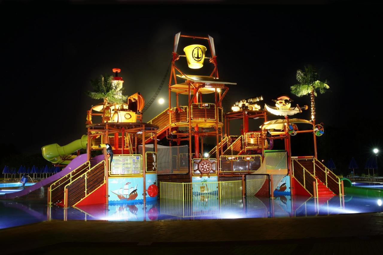 דוני Duni Marina Beach Hotel מראה חיצוני תמונה