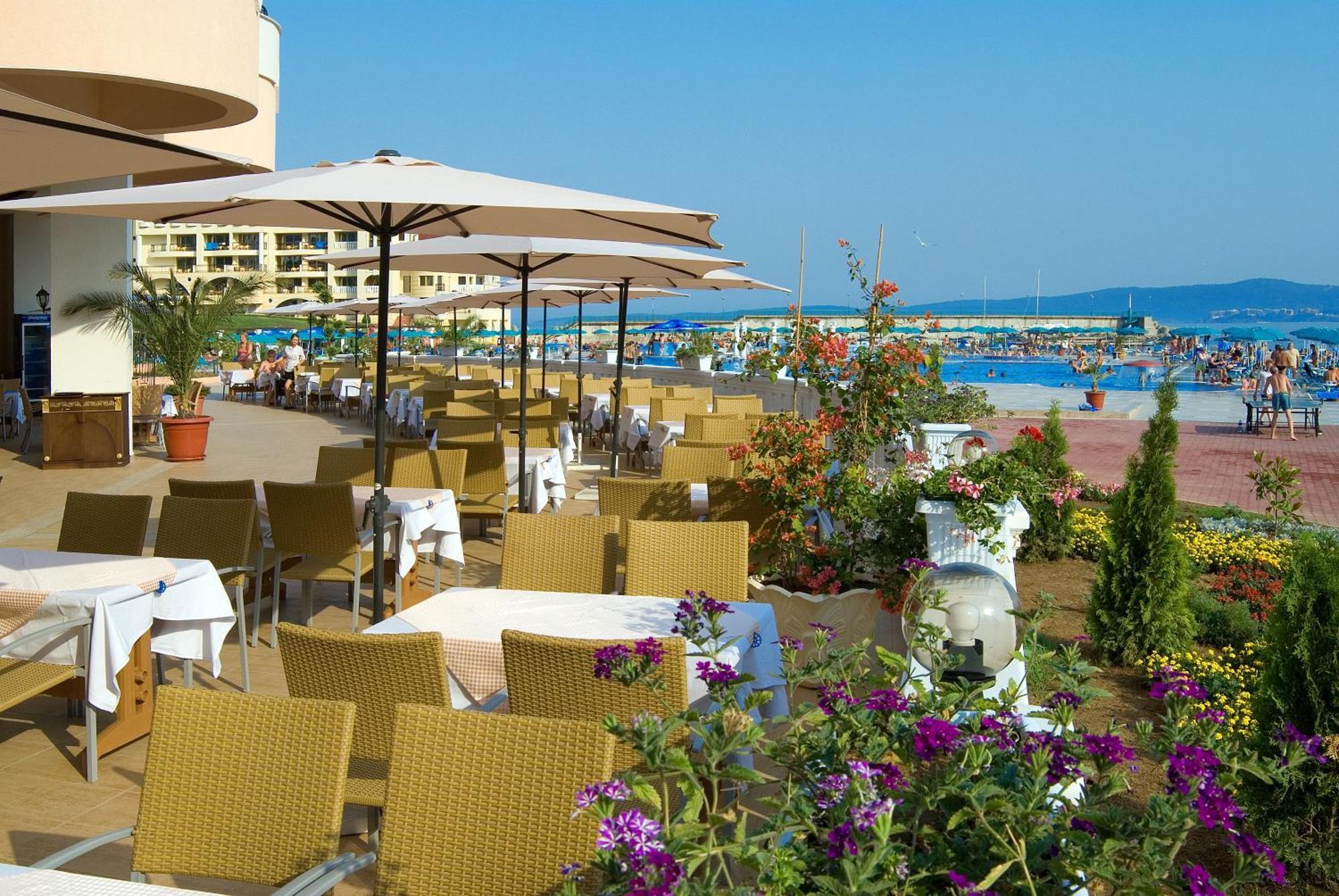 דוני Duni Marina Beach Hotel מראה חיצוני תמונה