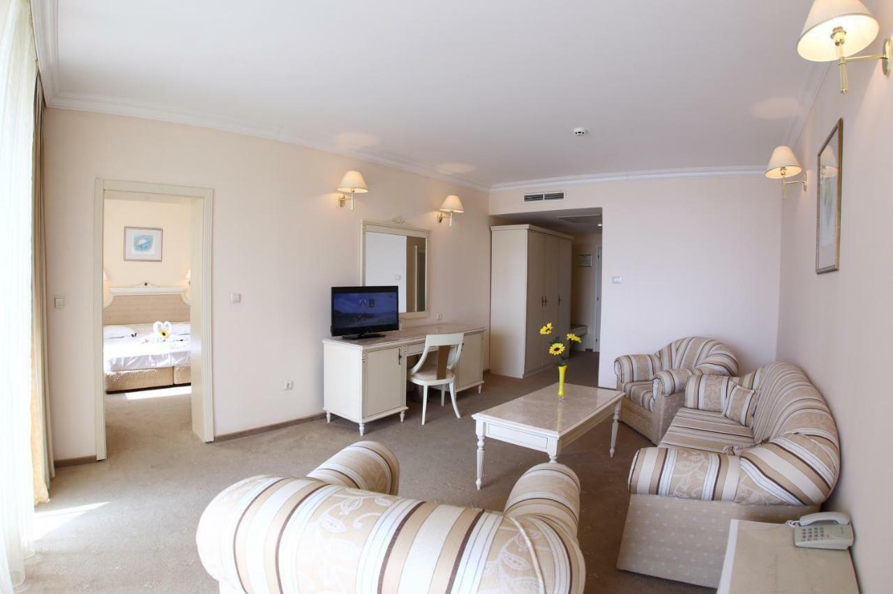דוני Duni Marina Beach Hotel מראה חיצוני תמונה