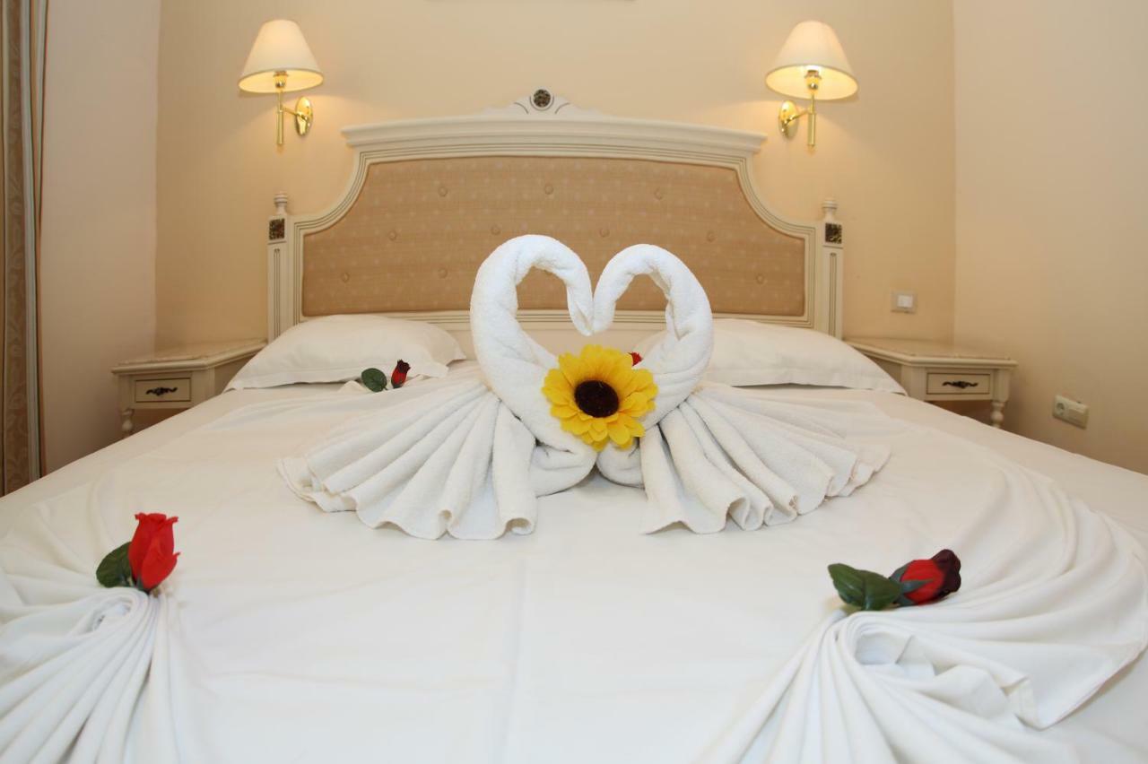 דוני Duni Marina Beach Hotel מראה חיצוני תמונה